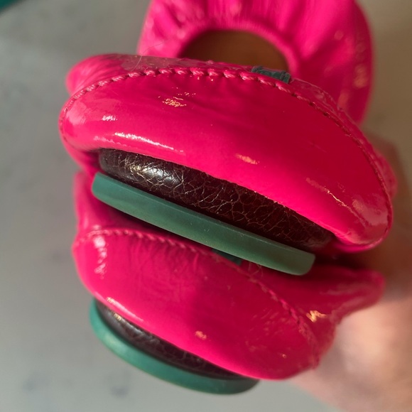 Excellent Pop Pink Tieks w/ box, flower and bag - Picture 5 of 10